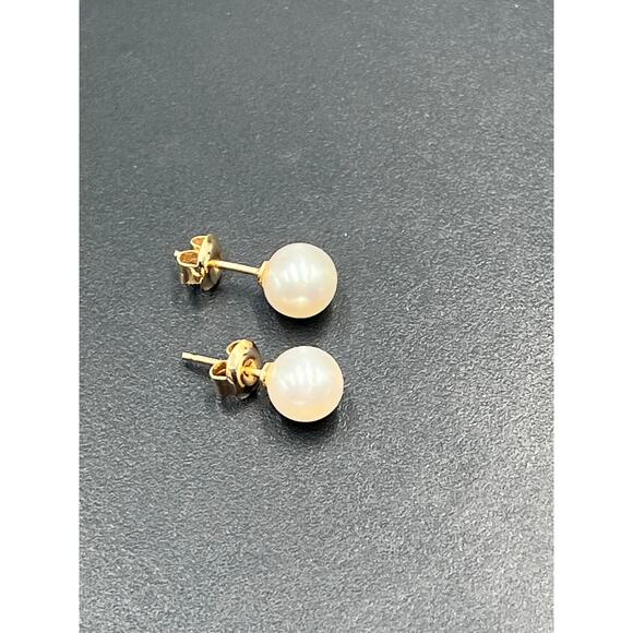 Genuine 14K Yellow Gold Japan
2.1g Stamped K14 Classic 8mm Pearl Stud Earrings - Picture 4 of 13